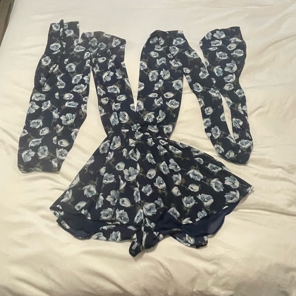 Lulus Elevated energy navy blue floral print convertible romper - Picture 10 of 12
